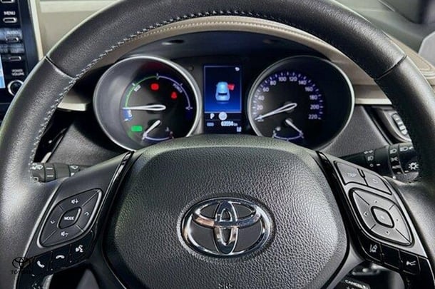 2022 Toyota C-HR Hybrid Koba 2WD image 13