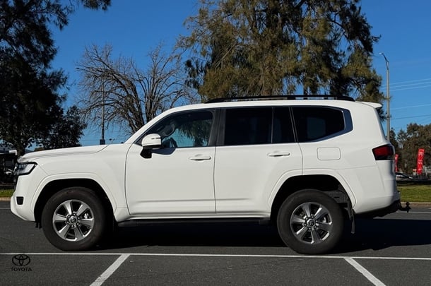 2022 Toyota LANDCRUISER VX image 5