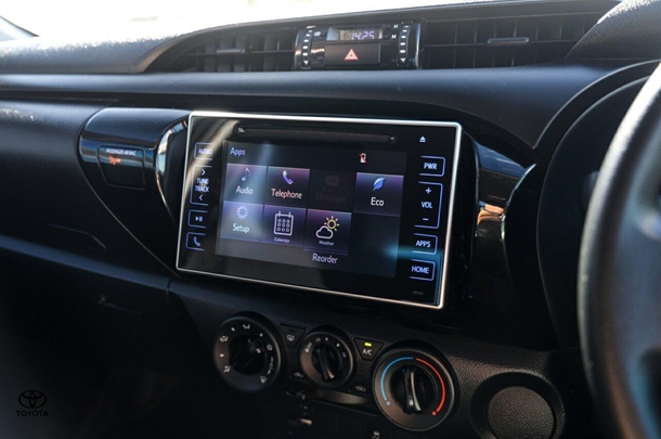 2019 Toyota Hilux 4x2 SR image 16