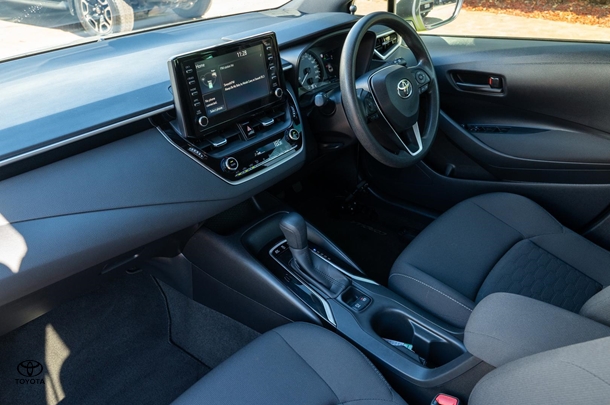 2019 TOYOTA Corolla Hatch Hybrid Ascent Sport image 8