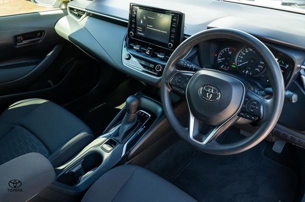 2019 TOYOTA Corolla Hatch Hybrid Ascent Sport image 7
