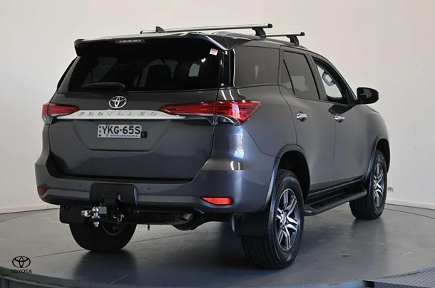 2020 Toyota Fortuner GXL image 5