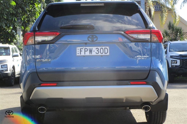 2025 Toyota Rav4 Hybrid Cruiser 2WD image 6