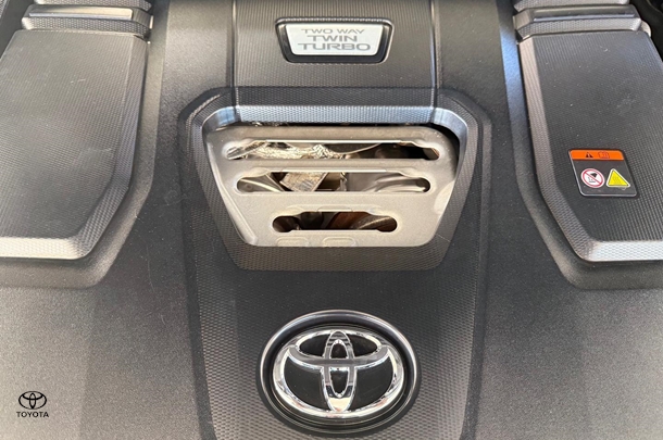 2022 Toyota Landcruiser VX image 23
