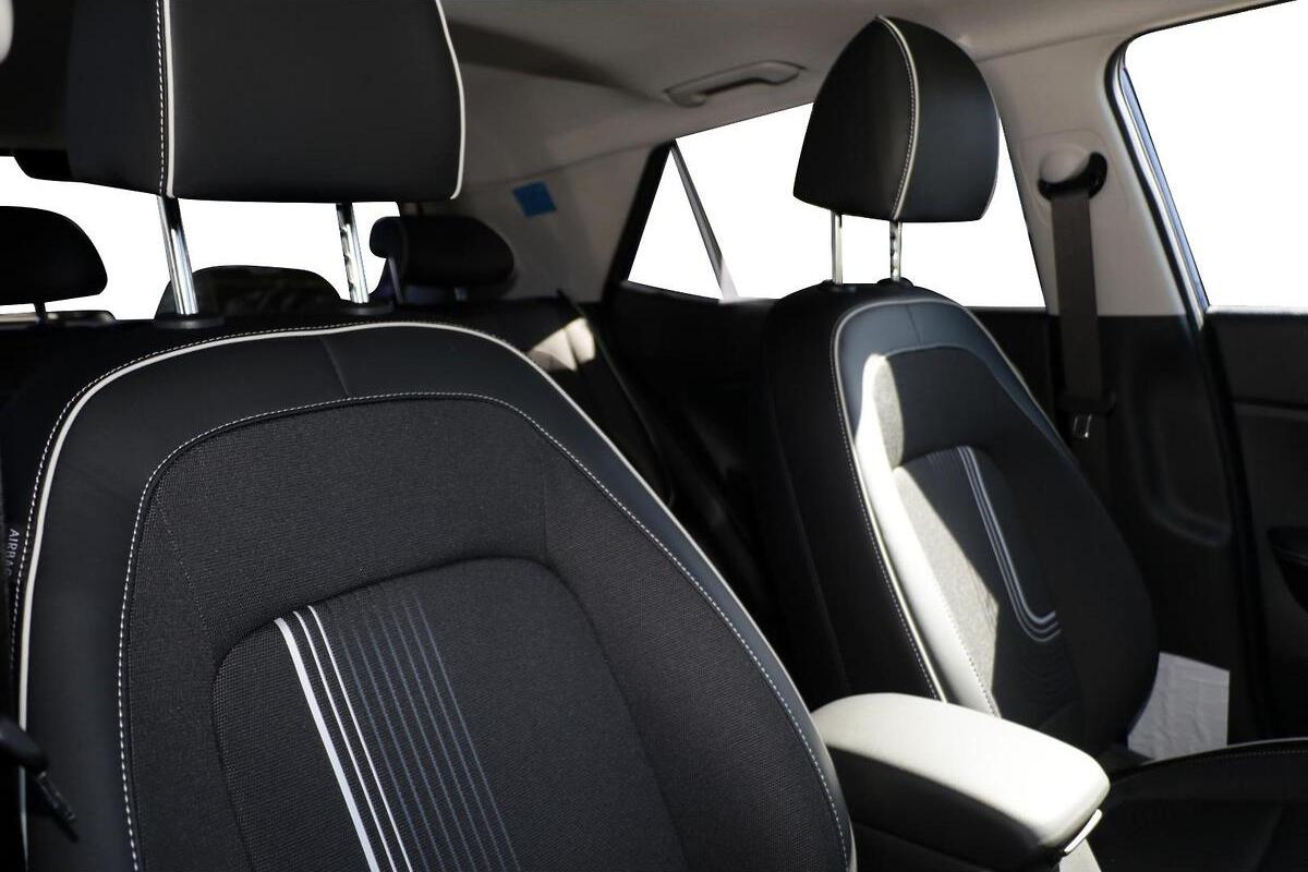 2025 Hyundai Venue Elite Auto MY25 image 9