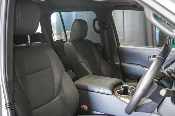 2023 Toyota Landcruiser VX image 14