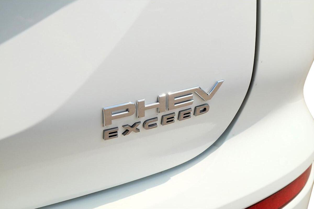 2025 Mitsubishi Outlander PHEV Exceed ZM Auto AWD MY24 image 6