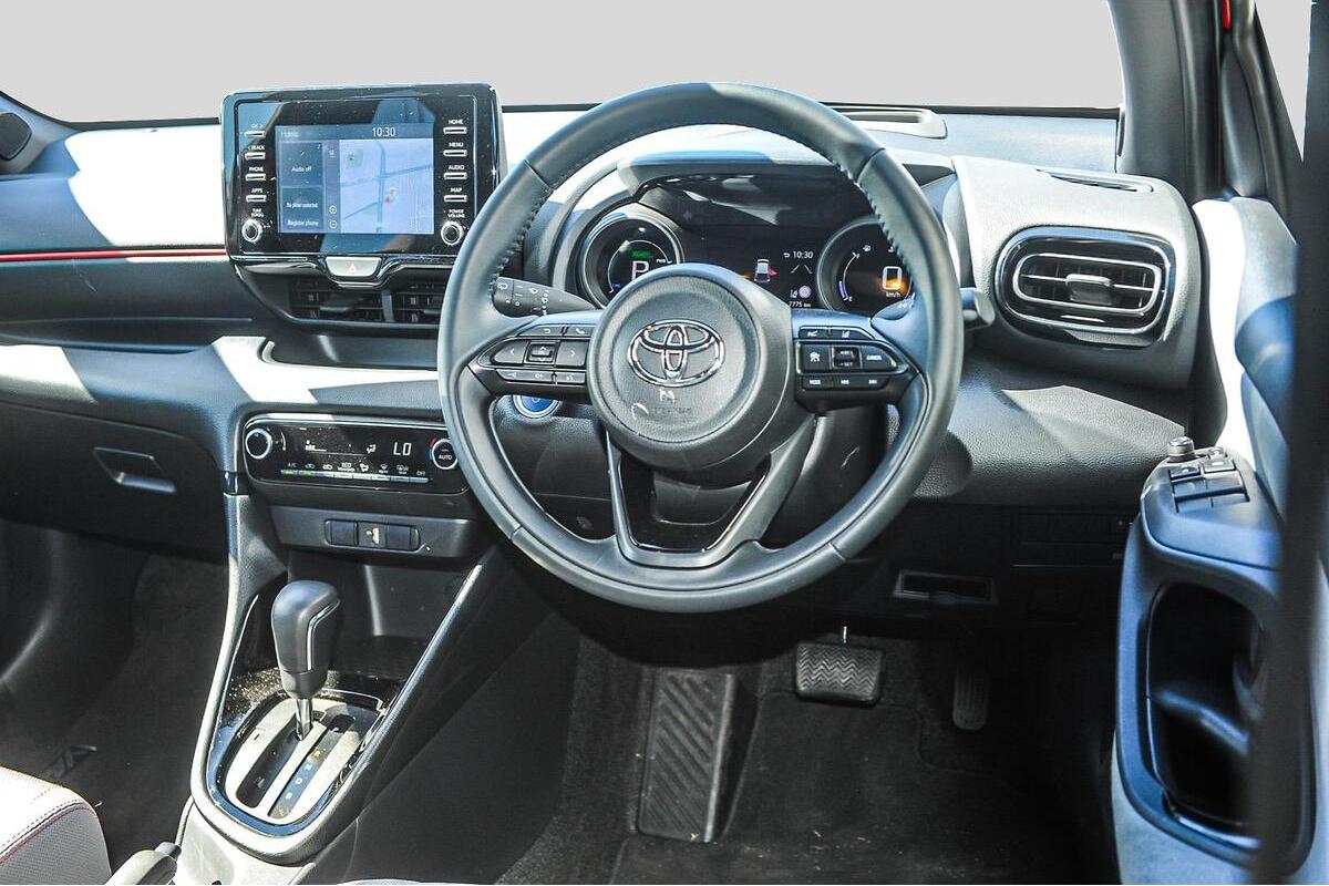 2024 Toyota Yaris ZR Hybrid Auto image 7