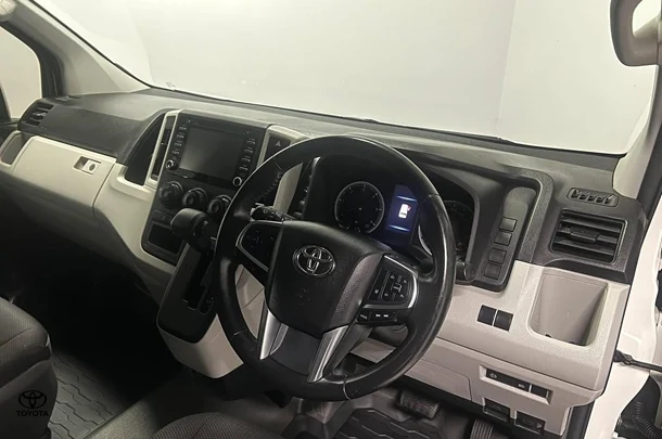 2020 Toyota Hiace LWB image 10