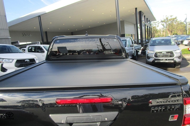 2024 Toyota Hilux GR-S image 21