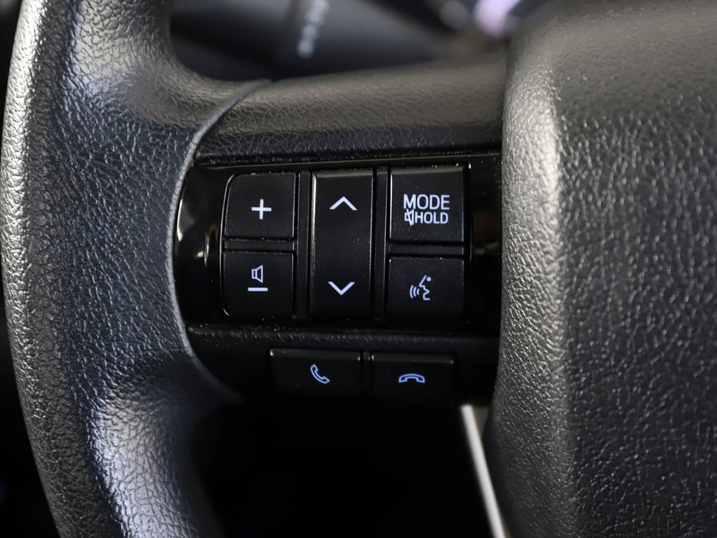 2022 Toyota Hilux Workmate image 9