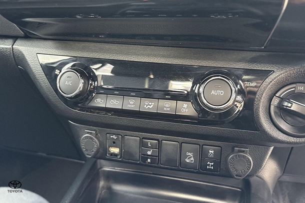 2020 Toyota HILUX Rogue image 18