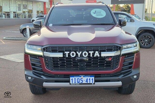 2022 Toyota Landcruiser GR-S image 10