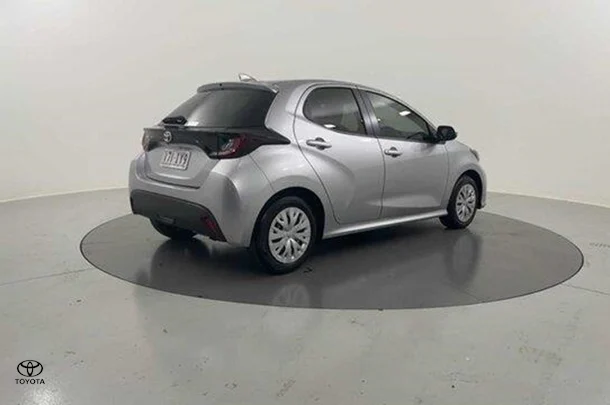 2023 Toyota Yaris Ascent Sport image 5