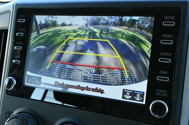 2023 Toyota Hiace SLWB image 18