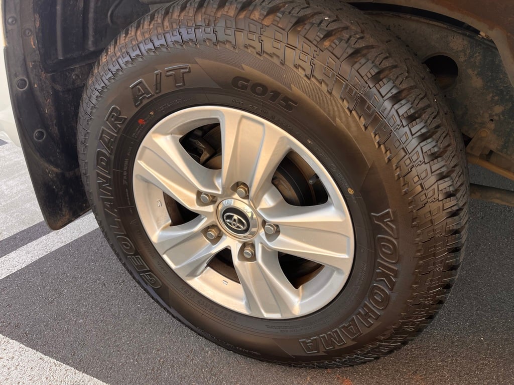 2020 Toyota Landcruiser GXL image 15