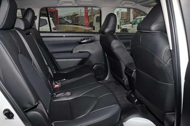 2023 Toyota KLUGER HYBRID GXL AWD image 9