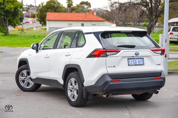 2023 Toyota Rav4 Hybrid GX image 2