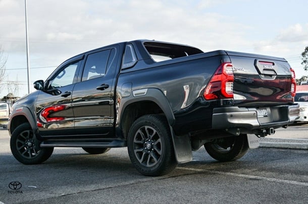 2021 Toyota Hilux 4x4 Rogue image 2