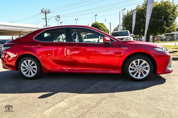 2023 Toyota Camry Hybrid Ascent image 3