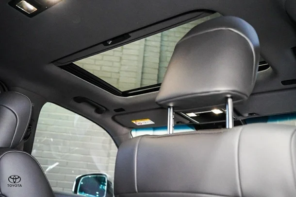 2023 Toyota Landcruiser VX image 11