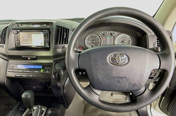 2020 Toyota LANDCRUISER GX image 17