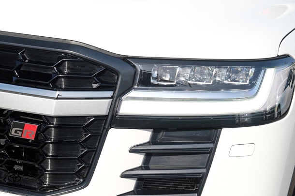 2024 Toyota LANDCRUISER GR-S image 18
