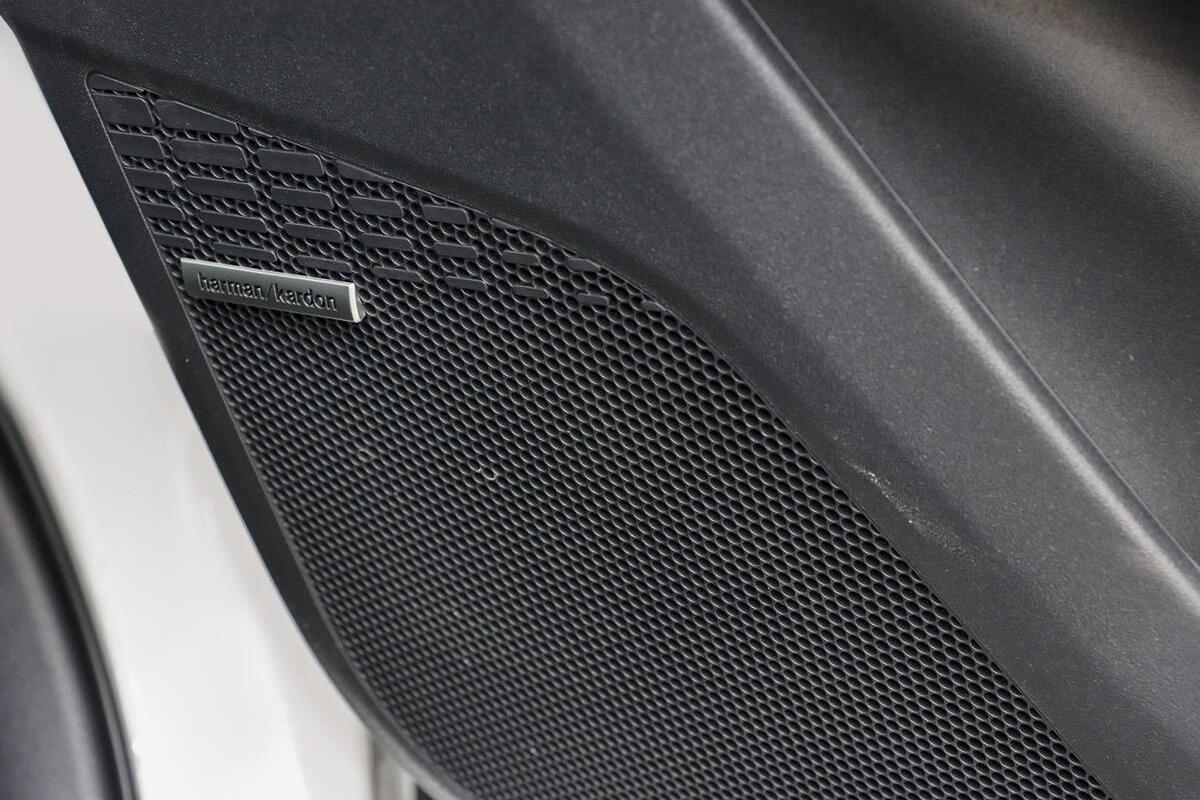 2024 Subaru Solterra AWD Touring E1-1 Auto AWD MY24 image 12