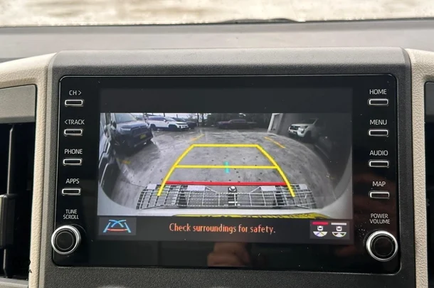2021 Toyota HiAce LWB image 18