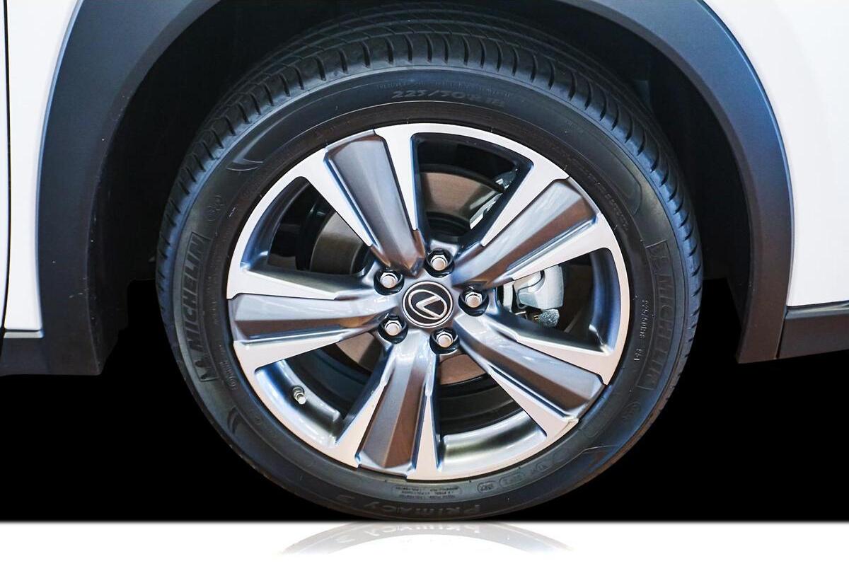 2024 Lexus UX UX300e Sports Luxury Auto FWD image 17