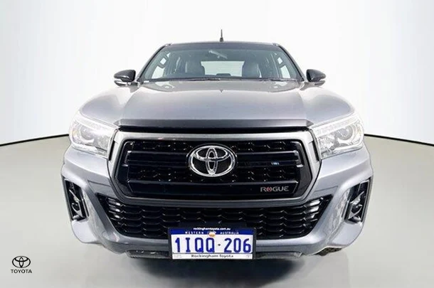 2018 Toyota Hilux Rogue image 2