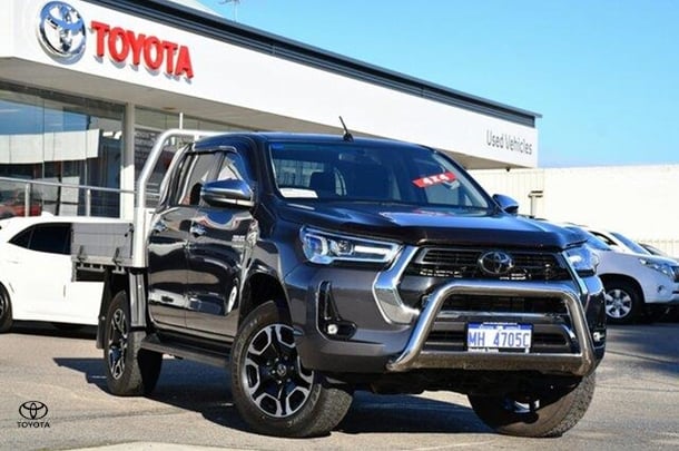 2020 Toyota Hilux SR5 image 1