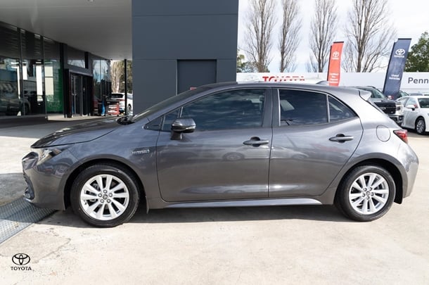 2023 Toyota Corolla Hatch Hybrid SX image 3