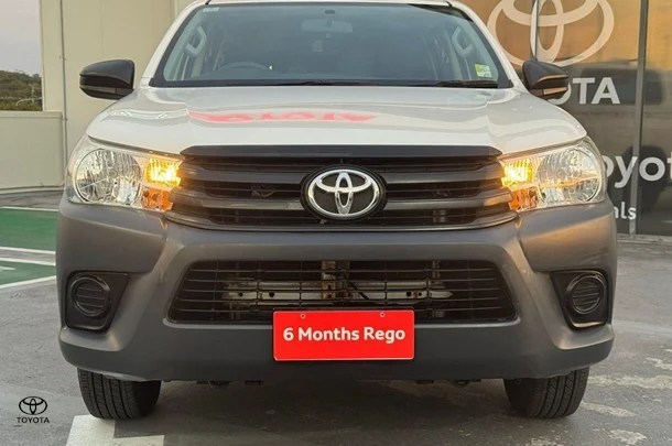 2018 Toyota Hilux Workmate image 4