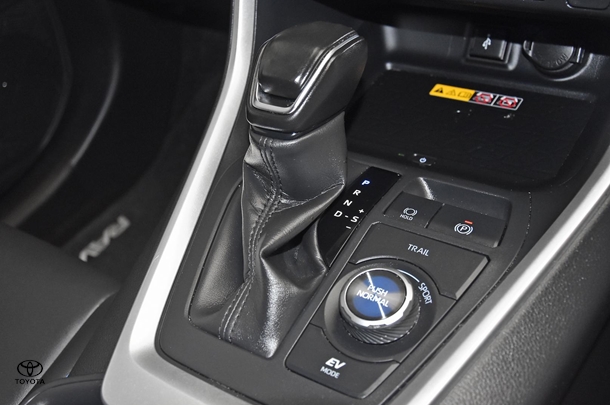 2022 Toyota RAV4 Hybrid XSE (AWD) image 14