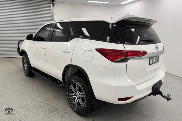 2022 Toyota Fortuner GX image 5
