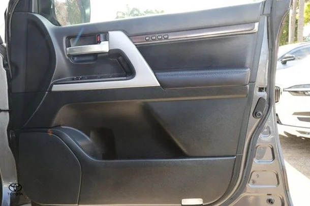 2021 Toyota Landcruiser Sahara image 5