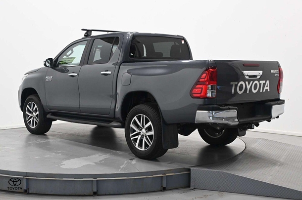 2018 Toyota Hilux 4x4 SR5 image 7