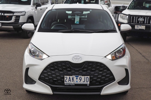 2024 Toyota Yaris HB Hybrid Ascent Sport image 9
