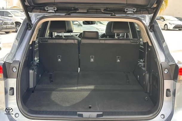 2022 Toyota Kluger Hybrid AWD GRANDE image 23