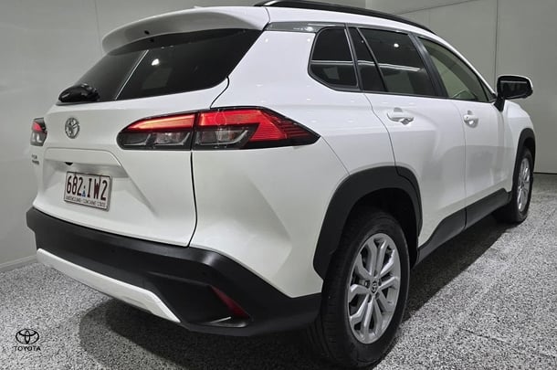 2023 Toyota Corolla Cross Petrol GXL image 2