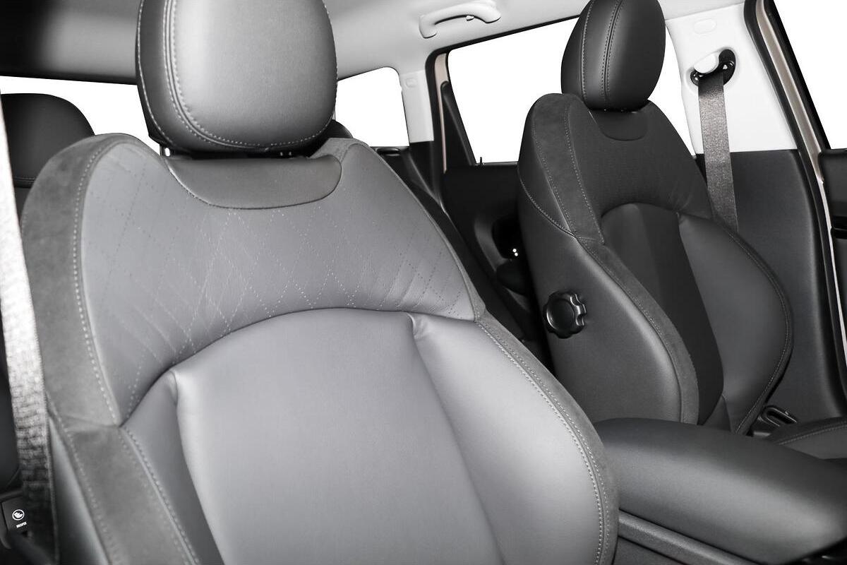 2024 MINI Clubman Cooper S Classic Auto image 9