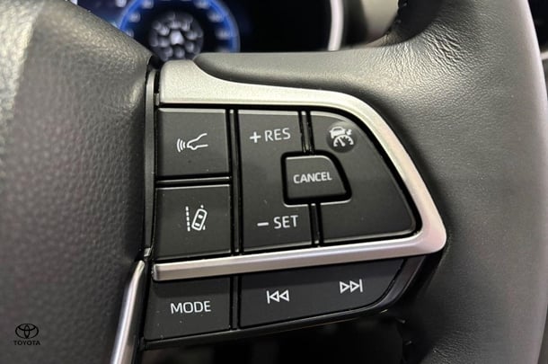 2024 Toyota Kluger Hybrid AWD GRANDE image 20