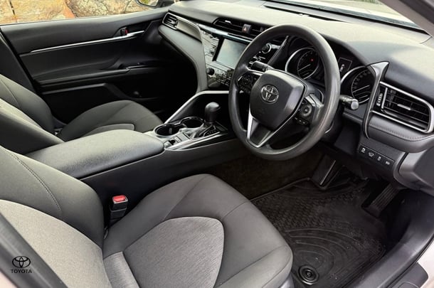 2019 Toyota Camry Ascent image 7