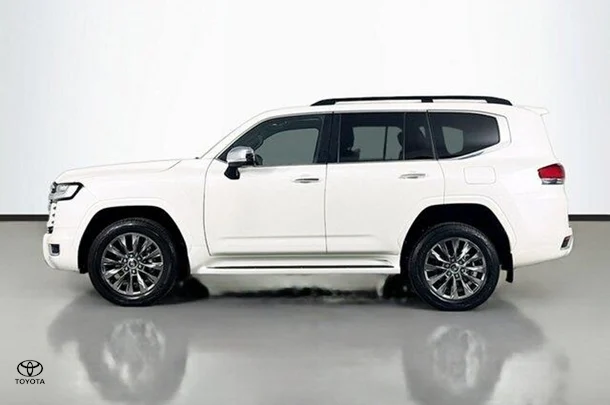 2022 Toyota LANDCRUISER Sahara ZX image 5