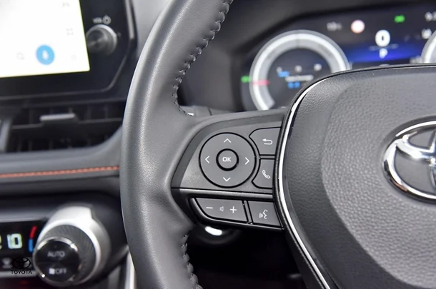 2024 Toyota RAV4 Hybrid Edge AWD image 17
