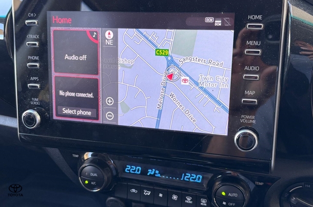 2023 Toyota HILUX SR5 image 18