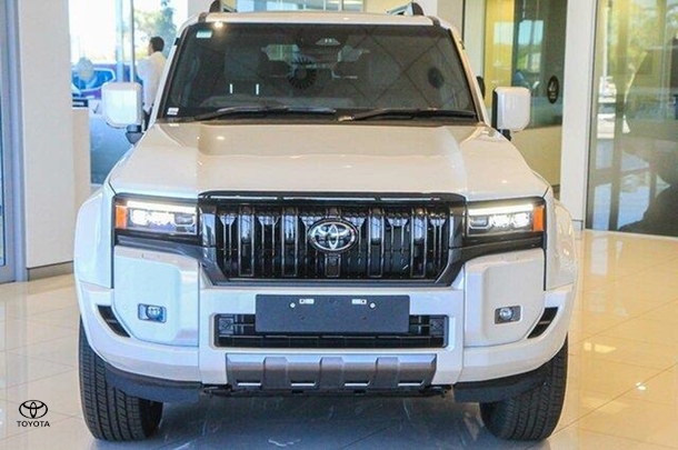 2024 Toyota Prado Kakadu image 2