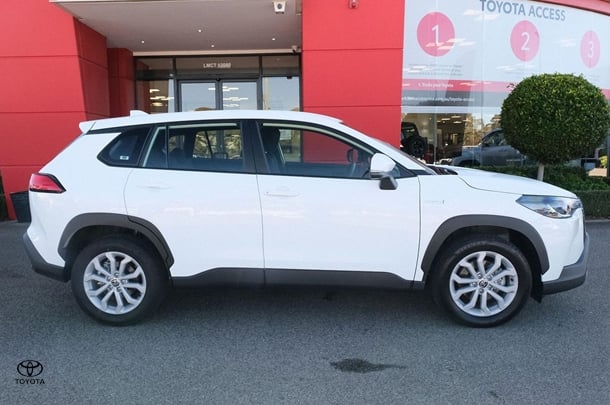 2023 Toyota Corolla Cross Hybrid GX image 5