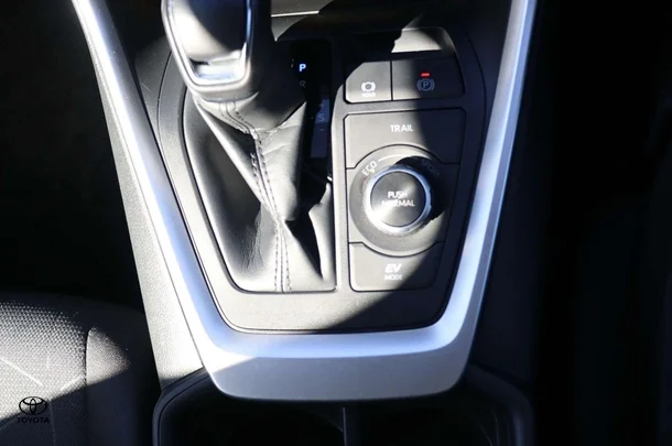 2023 Toyota RAV4 Hybrid GXL AWD image 28